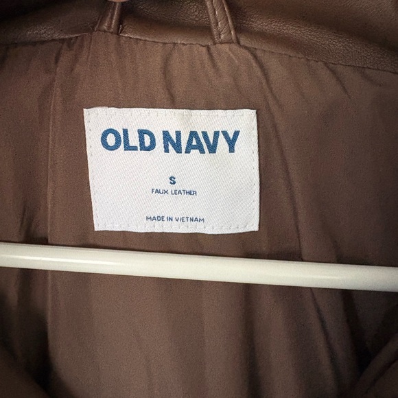 NWOT Old Navy Faux Leather Puffer Jacket - Picture 2 of 4